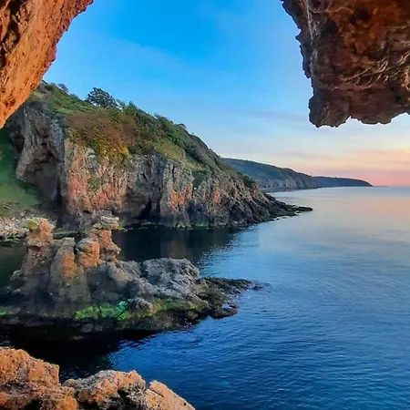 4 Person Holiday In * 阿灵厄